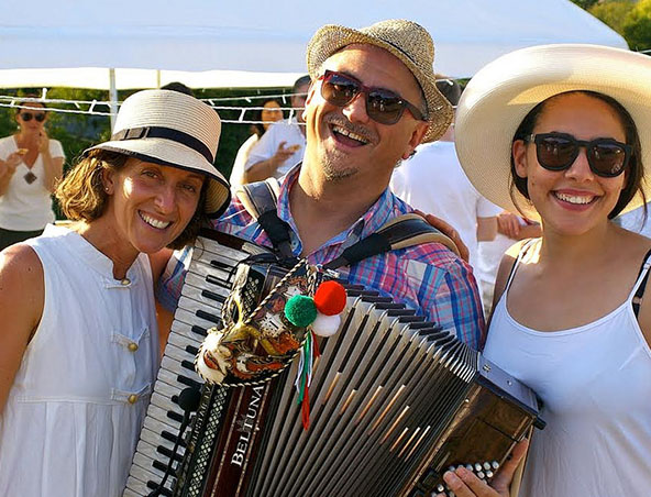 Melbourne Piano Accordion Player